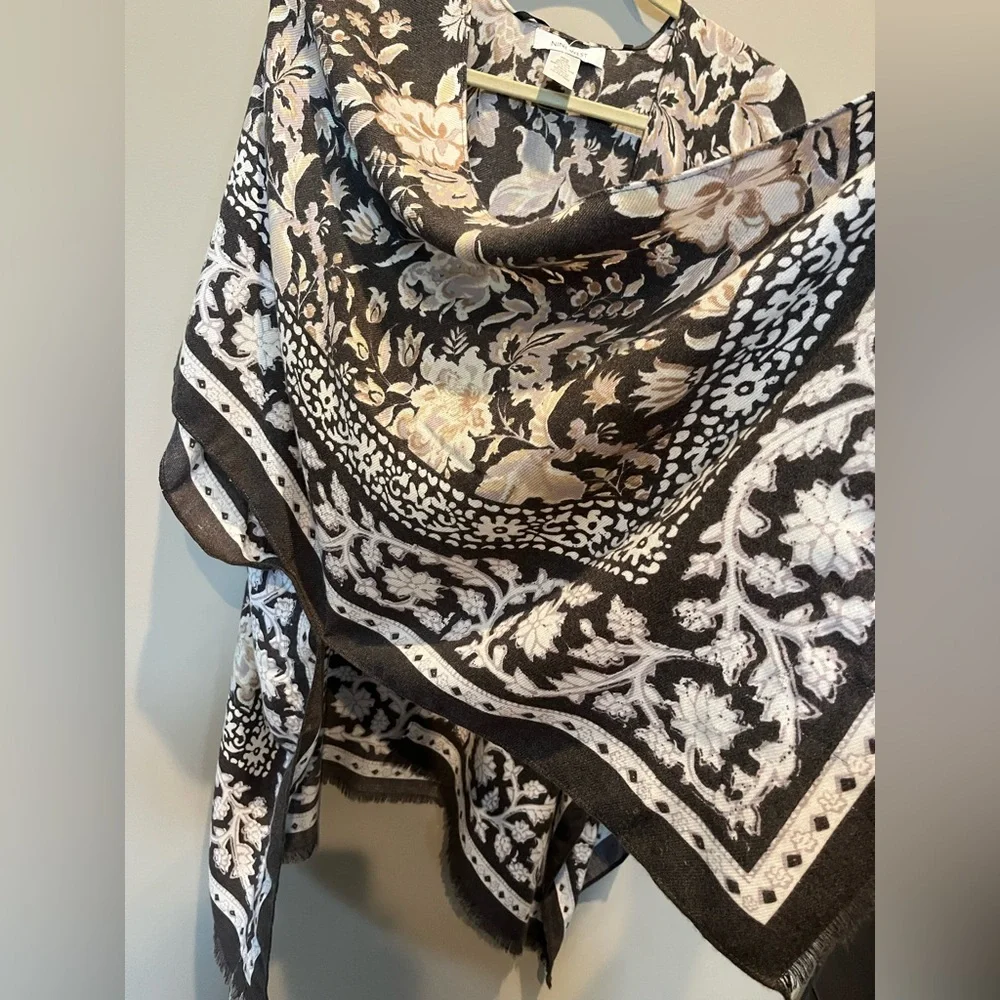 Nine West Dark Grey and Cream Floral Kimono - Picture 4 of 5